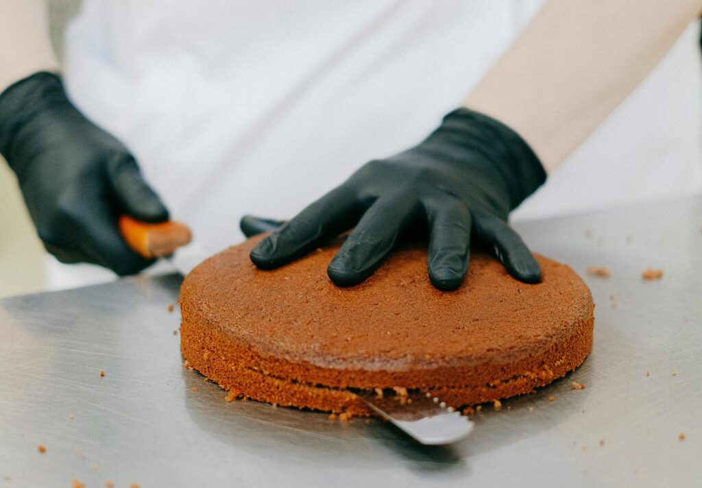 scuola di pasticceria taglio pan di spagna